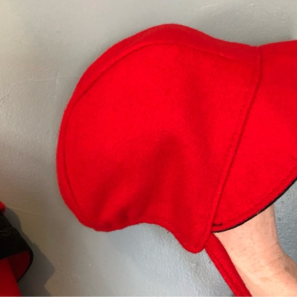 Red wool coat with black velvet trim and matching red wool bonnet. - Picture 5 of 9